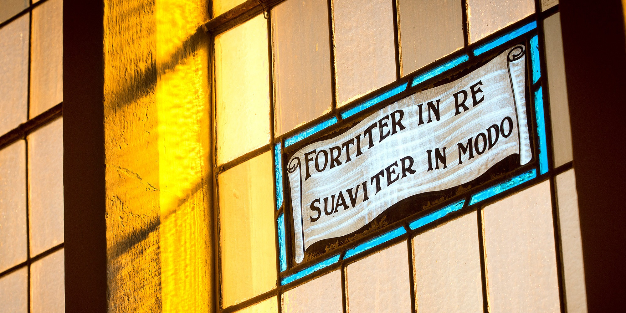 CC motto Suaviter window